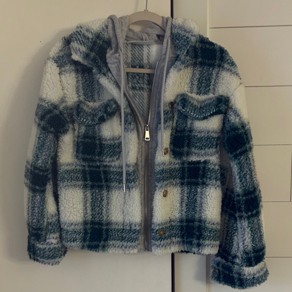 No Boundaries Green and White Plaid Sherpa Jacket